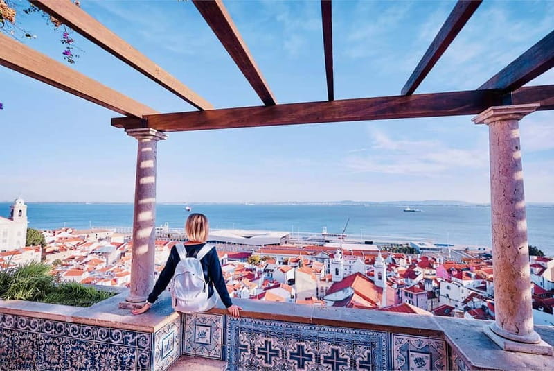 Lisbon: Old Town Tuk-Tuk Tour. - Alfama and Fado Museum zone: the oldest neighborhood feeling from the tuk-tuk window