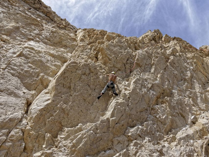 Lisbon or Sesimbra: Guided Rock Climbing Tour in Arrábida - Climbing Routes: Single Pitch Basics vs Multi-Pitch Challenge