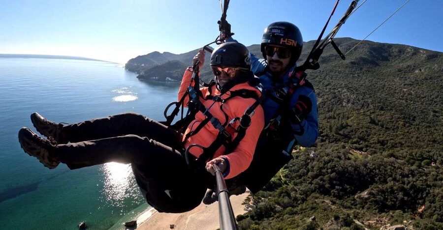 Lisbon: Paragliding Tandem Flight - Sightseeing vs crazy: how pilots shape the adrenaline level