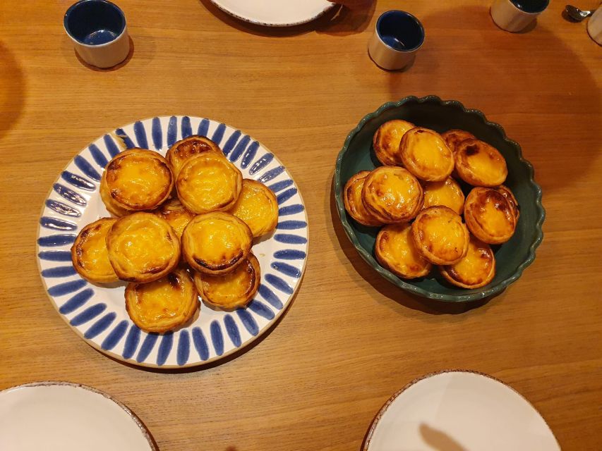 Lisbon: Pastel de Nata Baking Class - Drinks included: a Portuguese flavor course while you bake