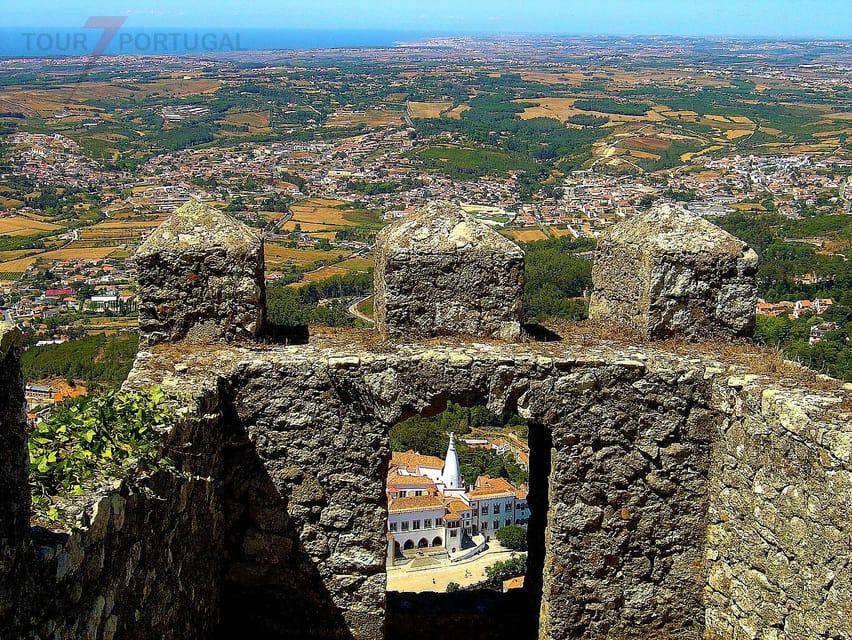 Lisbon: Pena Palace, Moorish Castle, Qta. Regaleira & Sintra - Sintra Old Town: your lunch pocket and the twin-chimney outside view