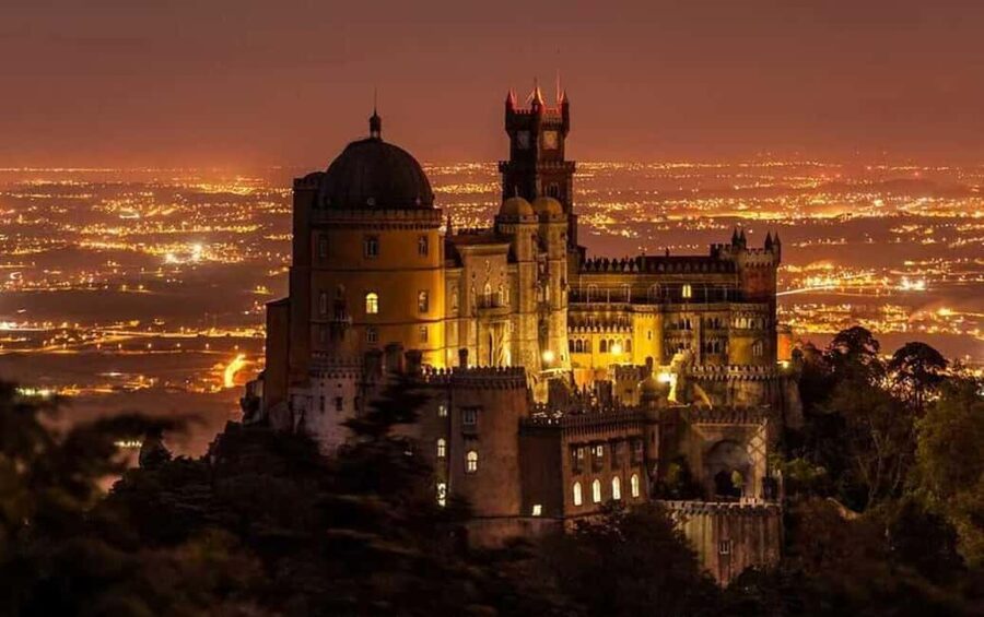 Lisbon: Pena Palace, Regaleira, Sintra, and Cascais Day Trip - Meeting in Lisbon, getting moving, and the real pace