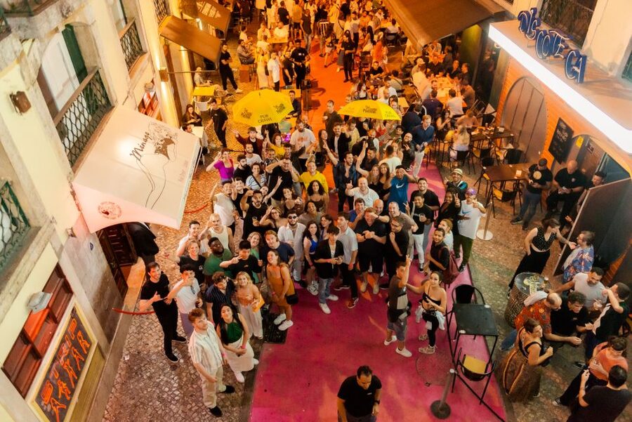 Lisbon PinkStreet Pubcrawl: 1hOpen Bar, Shots,VIP Club Entry - Meeting at Praça Luís de Camões, spotting the crew, and getting oriented