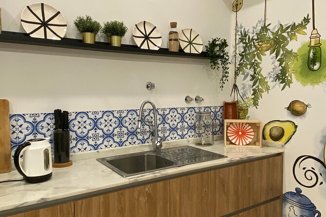 Lisbon Portuguese Cooking Class with 3-Course Dinner - Meet at R. Bernardim Ribeiro, Start at 6:30 pm, and Plan for a Full Night