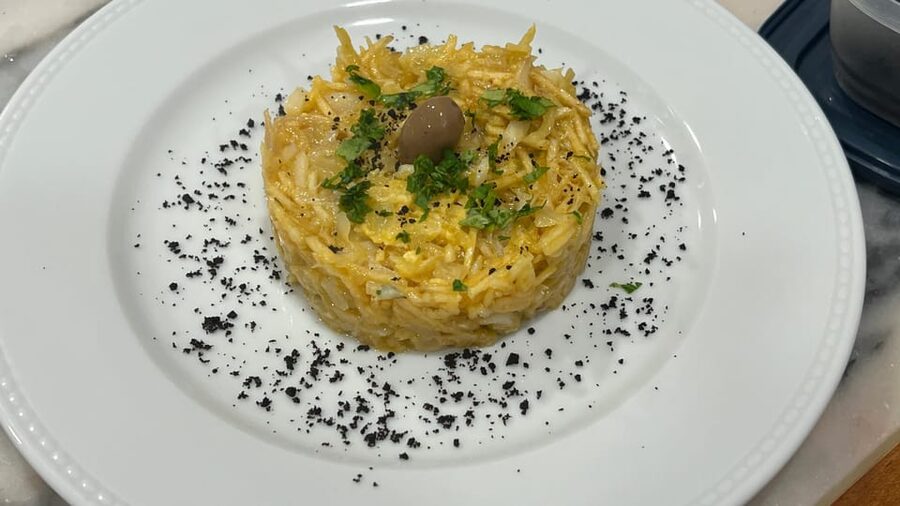 Lisbon: Portuguese Cooking Class with Wine Tasting - Why a Lisbon cooking class feels more like a dinner with a teacher