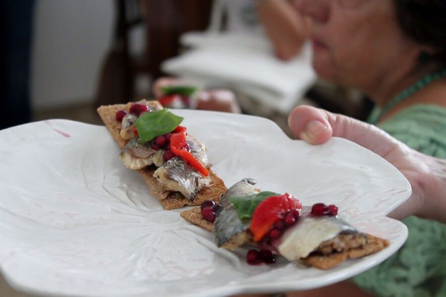 Lisbon: Portuguese Petiscos Tasting Tour by E-Bike - Ribeira Market: where chef-recommended petiscos become the main event