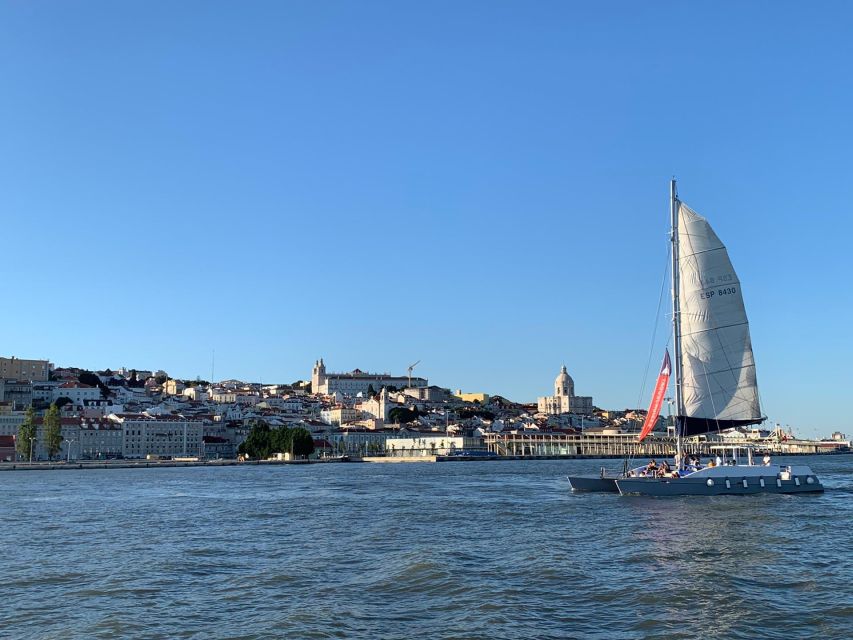 Lisbon: Private Catamaran Charter for up to 18-People - Sunset departures in 2024: the 50€ supplement and the cash tip