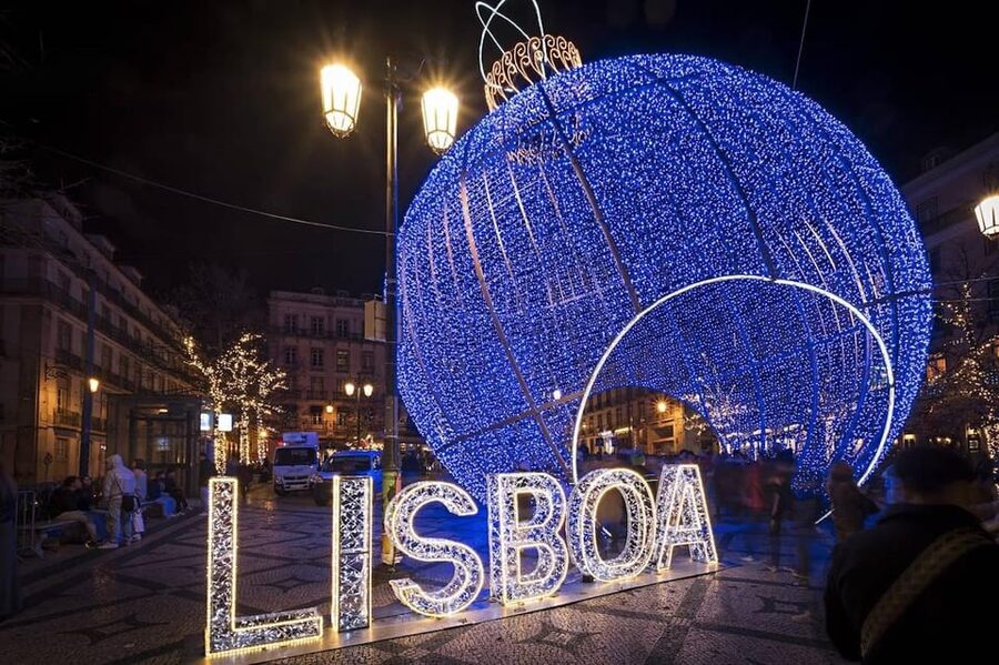 Lisbon: Private Christmas Lights Tour by Eco Tuk Tuk - Baixa Pombalina and Commerce Square area, where the lights look architectural