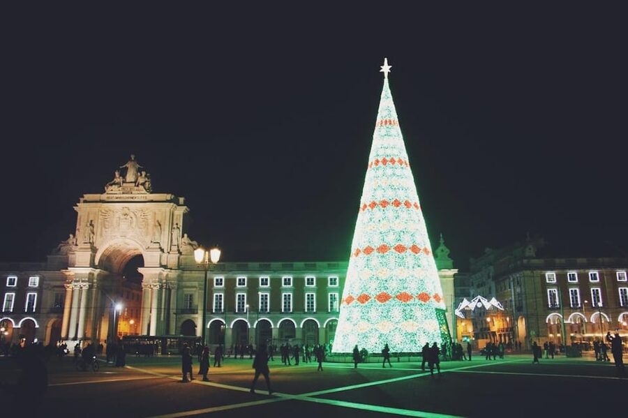 Lisbon: Private Christmas Lights Tour by Eco Tuk Tuk - Where you meet and how the tour starts near Time Out Market