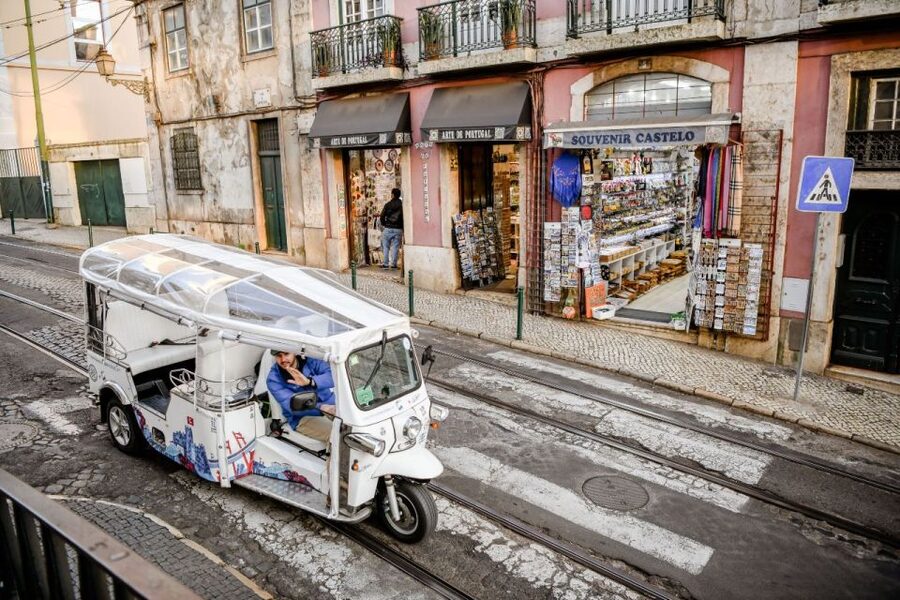 Lisbon: Private City Tour by Eco Tuk Tuk - São Vicente de Fora, the National Pantheon, and Chafariz d’El-Rei moments