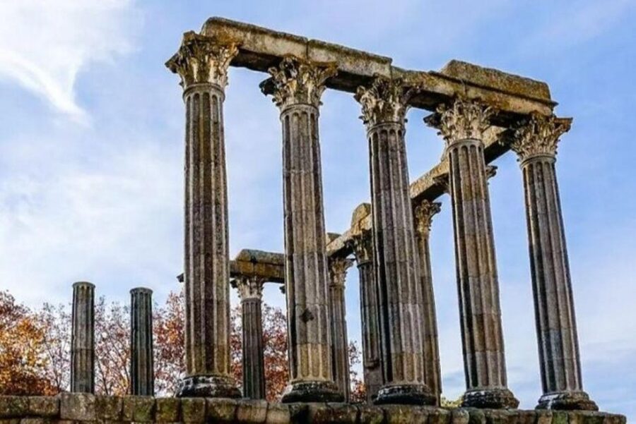 Lisbon: Private Full Day Evora & Alentejo Wine Tour - Évora UNESCO center: guided time where you do not have to guess