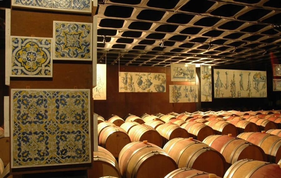 Lisbon: Private Full-Day Wine Tasting Tour in a premium car - Lunch in Azeitão: your free time is where the local flavor happens