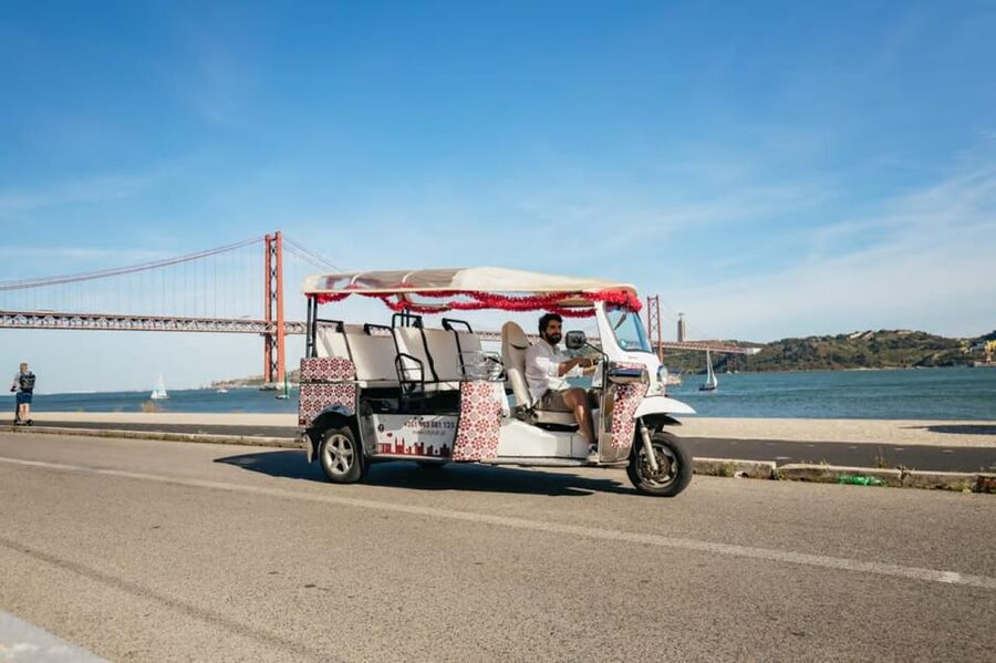 Lisbon: Private Guided Tuk-Tuk Tour with Hotel Pickup - Hotel pickup and where the ride really starts