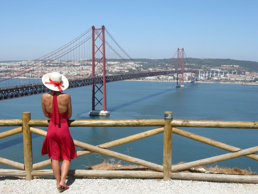 Lisbon: Private Half-Day Tour with Hotel Pickup - Pastéis de Belém tasting: how to use the 15 minutes well