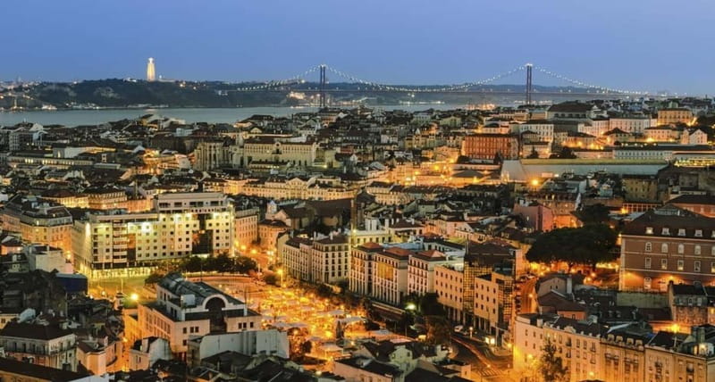 Lisbon: Private Night Tour with Fado Dinner Show - Guide quality is the real wildcard, and it matters at night