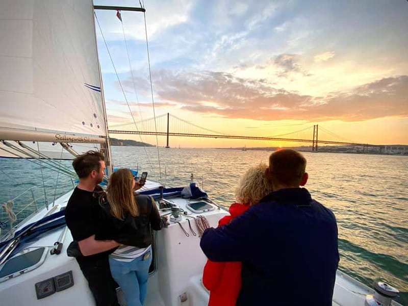 Lisbon: Private Sailing Experience with Locals - Meeting at Doca de Alcântara, Porta 1, Gate 1 (without stress)