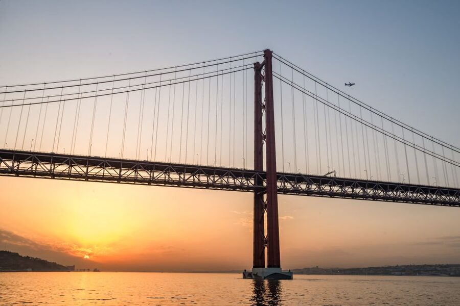 Lisbon: Private Sunset Cruise on the Tagus River with Drink - Key highlights to look for