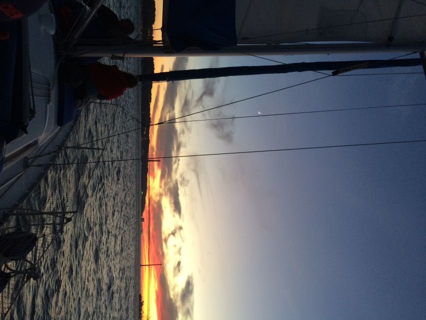 Lisbon: Private Sunset Sailing Tour with Champagne - The Ponte 25 de Abril and Cristo Rei Moment