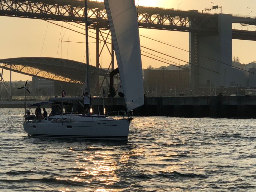 Lisbon: Private Sunset Sailing Tour with Champagne - Price and Value: What 441 Dollars Actually Buys