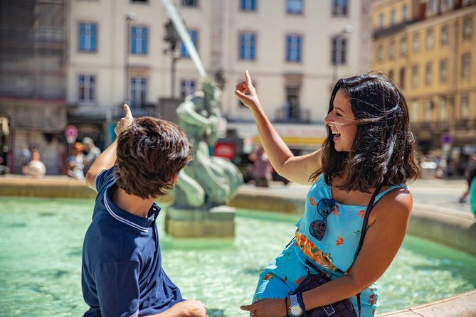 Lisbon PRIVATE TOUR: Highlights & Hidden Gems - Praca do Comercio: the square that replaced a royal palace