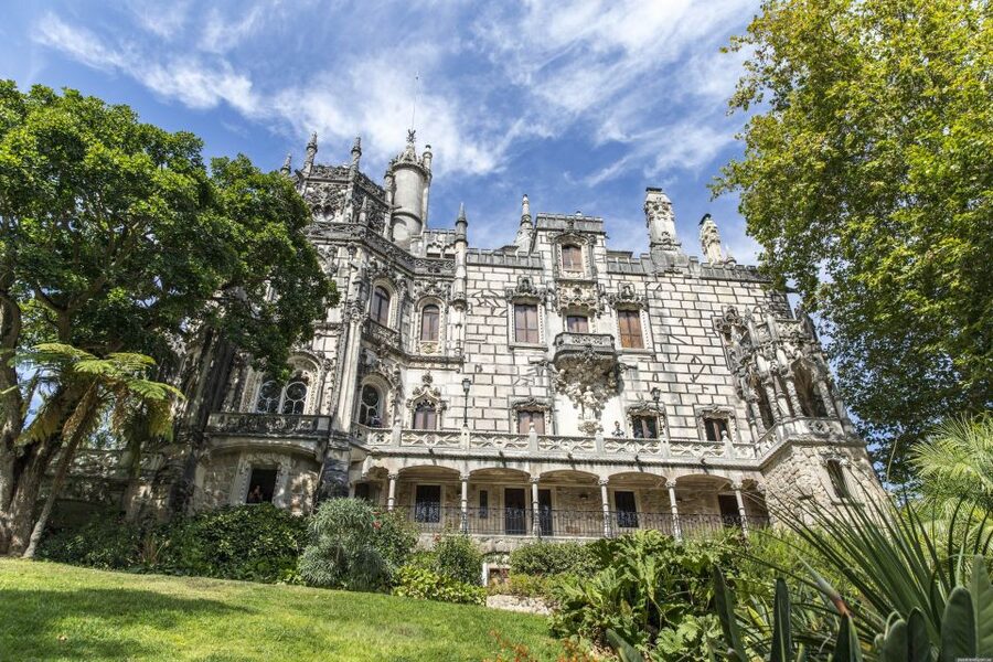 Lisbon: Private Tour Sintra, Cabo da Roca and Cascais - Sintra Historic Center and the Moors Castle Area