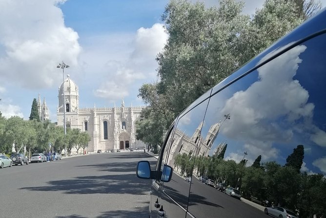Lisbon Private Transfer to Airport - From Humberto Delgado to your place in Lisbon, minus the airport chaos