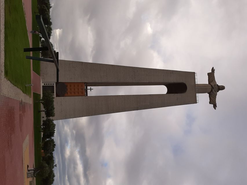 Lisbon: Private Tuk Tuk Tour Christ the King & Abril Bridge - What you should know before you go