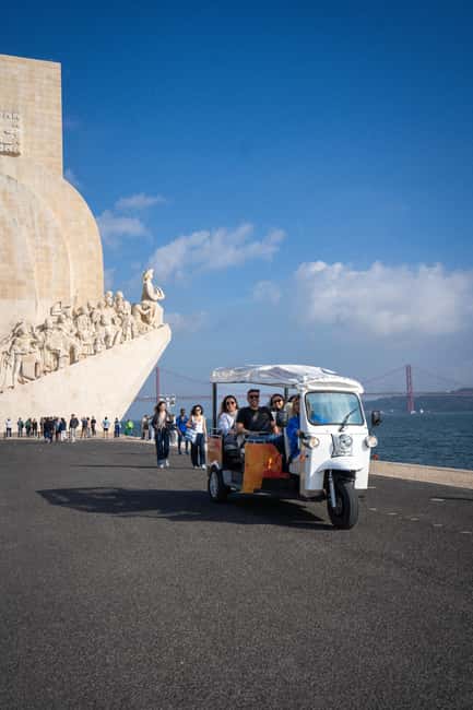 Lisbon: Private Tuk Tuk Tour with Optional Boat Cruise - The core old-town circuit: Alfama viewpoints, Sé Cathedral, and panoramic stops
