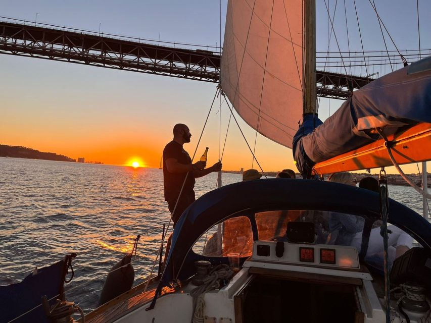 Lisbon: Sailboat Sunset Tour with a Drink - Toilet situation and hand hygiene on the water