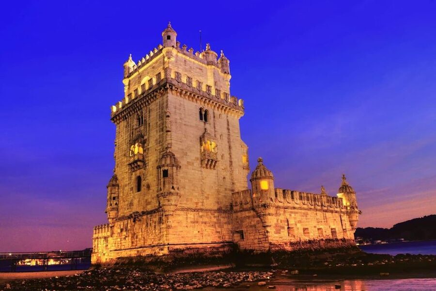 Lisbon: Sailboat Tour w/ Local Guide and Open Bar Green Wine - Almada, Alfama, and Commerce Square: The Lisbon Mix You Cannot Get on Foot