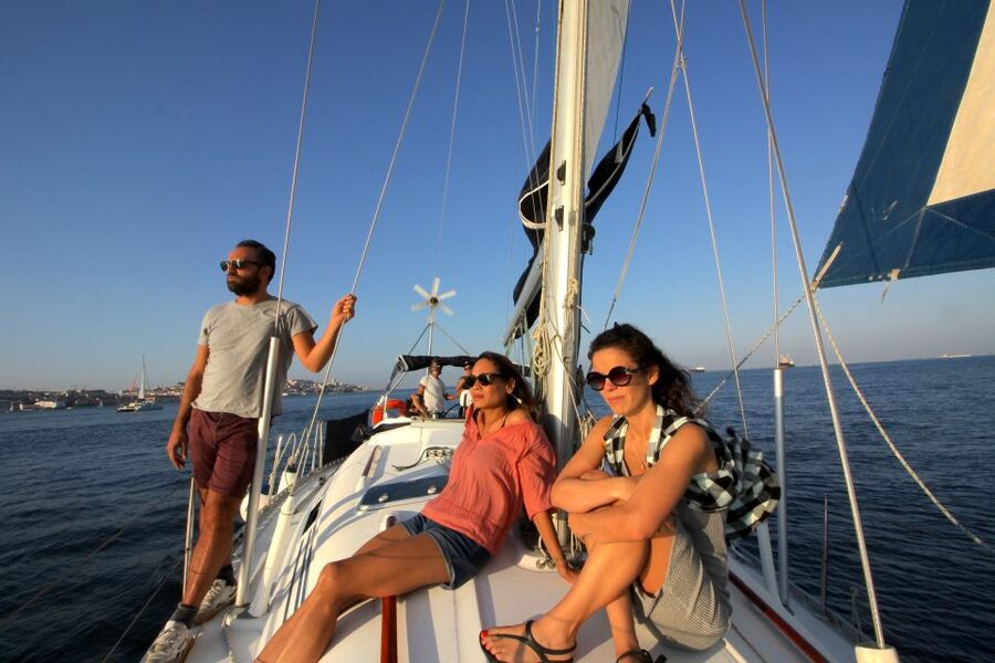 Lisbon: Sailing Tour with Wine and Snacks - Key things that make this sail tour worth your time