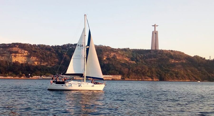 Lisbon: Sailing Tour with Wine and Snacks - Getting to Doca de Alcântara, and what to do once you arrive