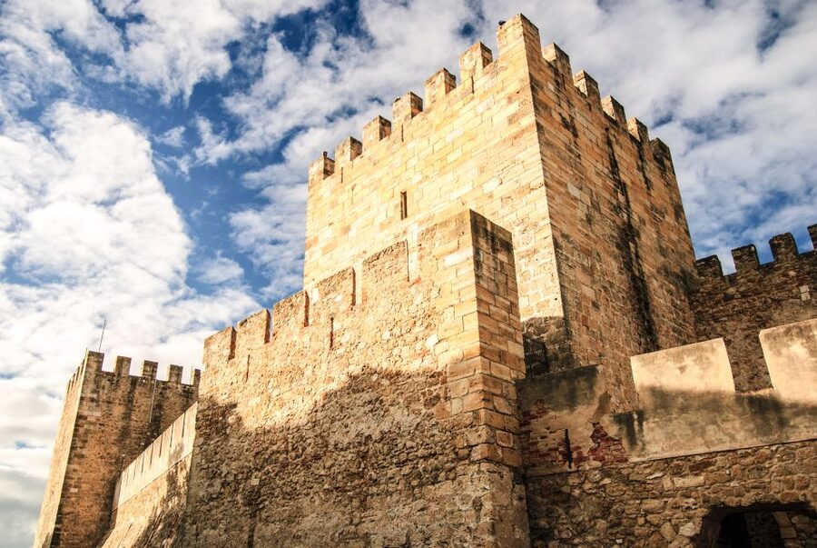 Lisbon: Sao Jorge Castle Skip-the-Line Ticket with Guide - Key things to know before you go