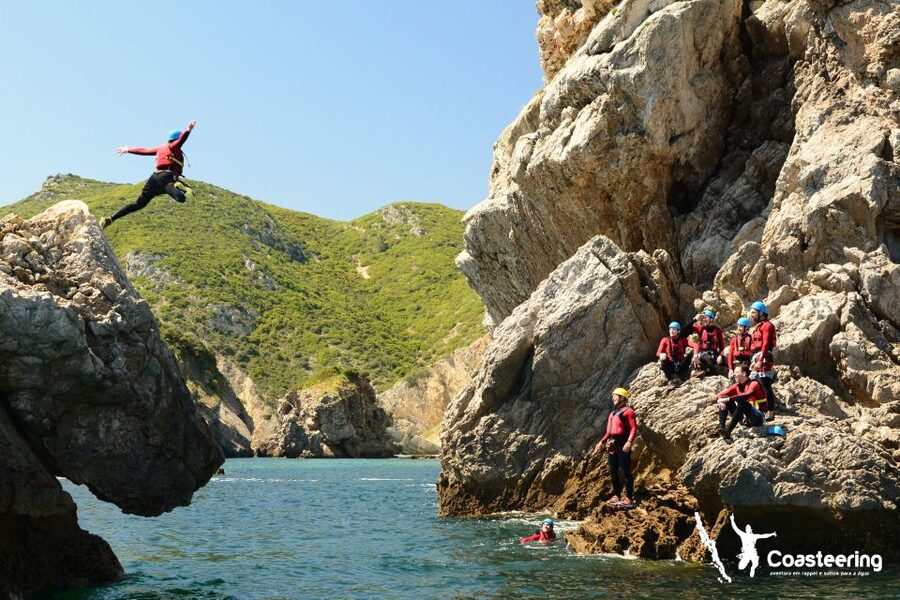 Lisbon: Sesimbra/Arrábida Natural Park Coasteering Adventure - Gear up for wet rock sport: wet suit, buoyancy, harnesses, and helmets