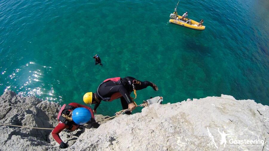 Lisbon: Sesimbra/Arrábida Natural Park Coasteering Adventure - The core route: climbing, rappelling, swimming, walking, and jumping