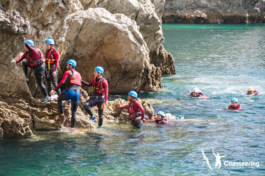Lisbon: Sesimbra/Arrábida Natural Park Coasteering Adventure - Boat return to Sesimbra: the breeze after the work