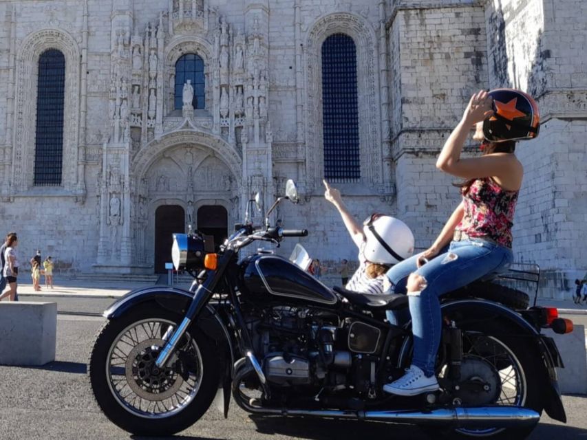 Lisbon: Sidecar Tour - Choosing the right seat: sidecar calm or motorcycle thrill