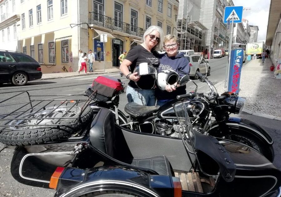Lisbon: Sidecar Tour - Lisbon Cathedral and the old-city rhythm