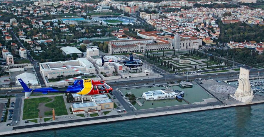 Lisbon: Sightseeing Helicopter Tour Over Belem and Caparica - Down toward Caparica: golden sands and coastal fortifications