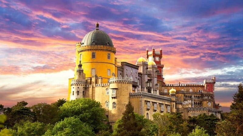 Lisbon: Sintra, Pena, Cabo da Roca, Cascais Tour with Pickup - From Starbucks Rossio to Sintra by minivan, what makes this route painless