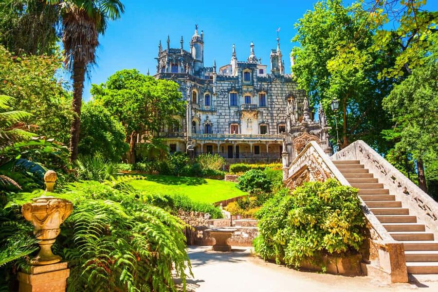 Lisbon: Sintra, Pena, Cabo da Roca Coast & Cascais Day Tour - Getting on board at 8:00: Rossio meet-up and the strict timing reality