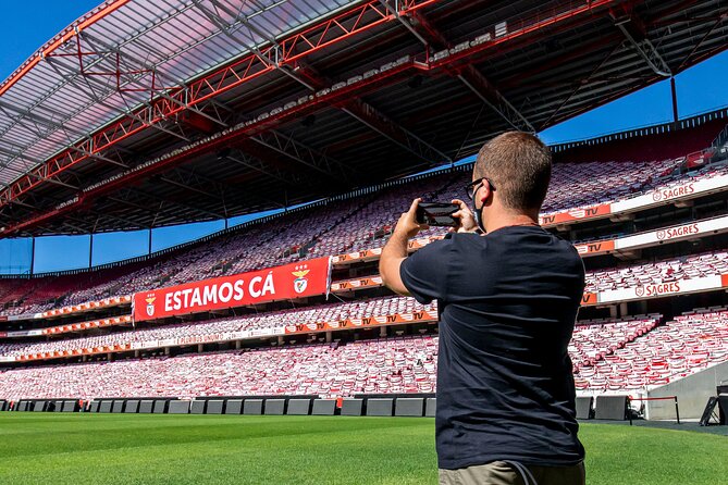 Lisbon SL Benfica Stadium & Museum Tour with Scarf - Official shop and the Benfica scarf: souvenir value, check what you get