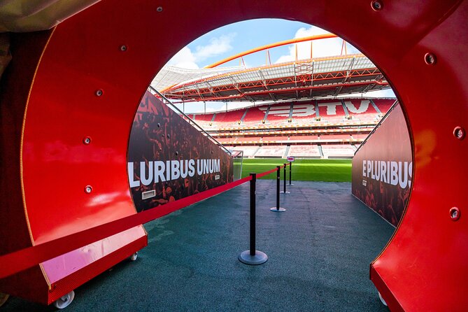 Lisbon SL Benfica Stadium & Museum Tour with Scarf - Guide style, group flow, and how to use your time well