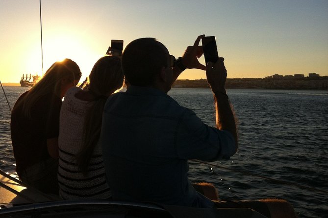 Lisbon Small Group 2h Sunset Sailing- Live Commentary & a Drink - Small Group Size (Max 12) and How It Changes the Experience