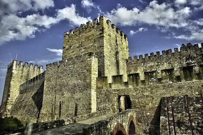 Lisbon Small-Group Sightseeing City Tour with Transportation - São Jorge Castle for a Full 1 Hour, and Why Tickets Matter