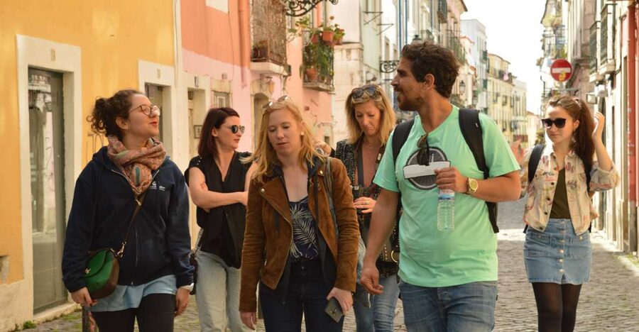 Lisbon: Starter Walking Tour to the highlights in German - Meet at Rossio Square and Get Oriented in Lisbon’s Center