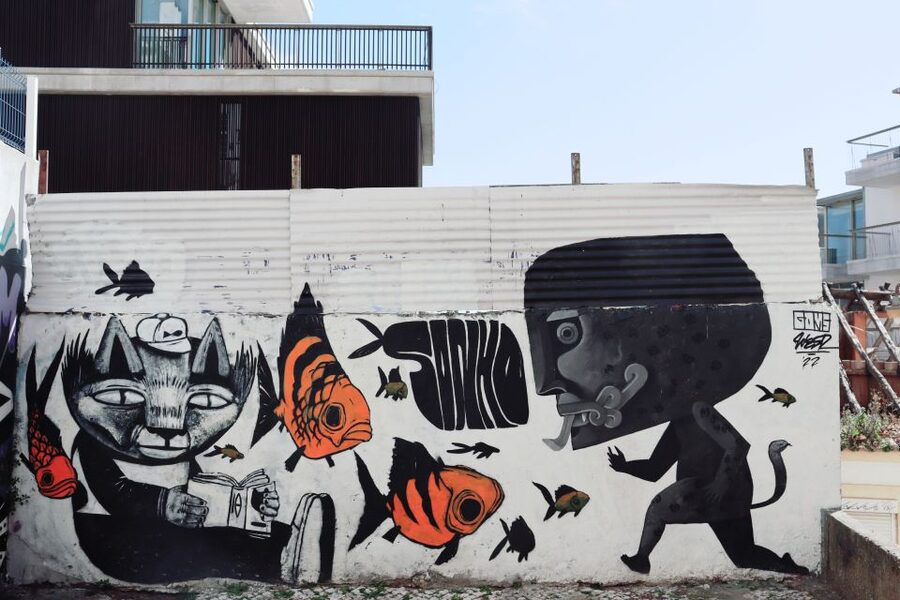 Lisbon: Street Art and Historical Walking Tour - São Jorge Castle: the history anchor between street corners