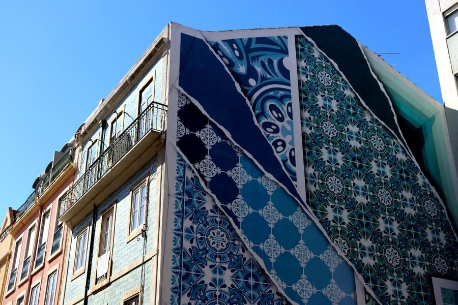 Lisbon: Street Art and Historical Walking Tour - Price and value: why $35 can make sense in Lisbon