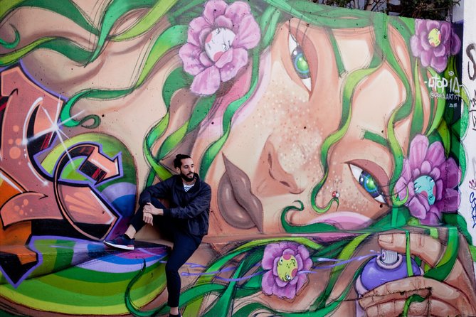 Lisbon: Street Art Walk - Meeting Point at Coreto da Graça, Then the Climb Begins