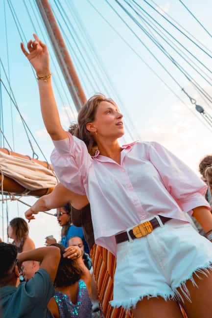 Lisbon: Sunset Boat Party with Live DJ and Night Club Entry - What your $25 ticket includes, and why that’s the whole point